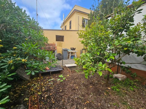 appartamento in vendita ad Anzio in zona Mare