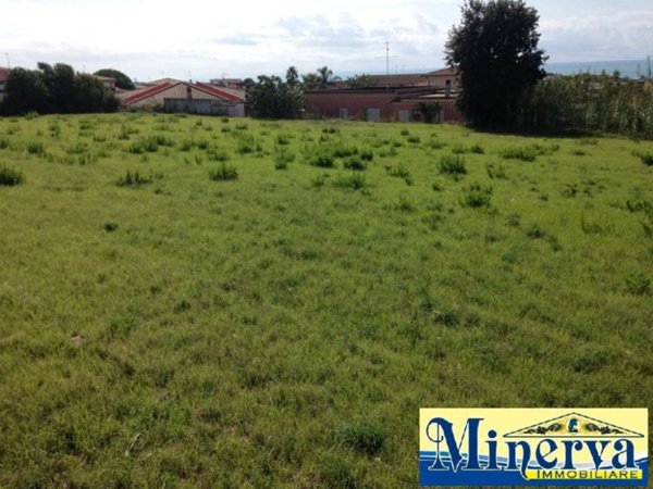 terreno edificabile in vendita ad Anzio in zona Mare