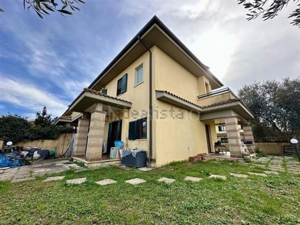 casa indipendente in vendita ad Anzio