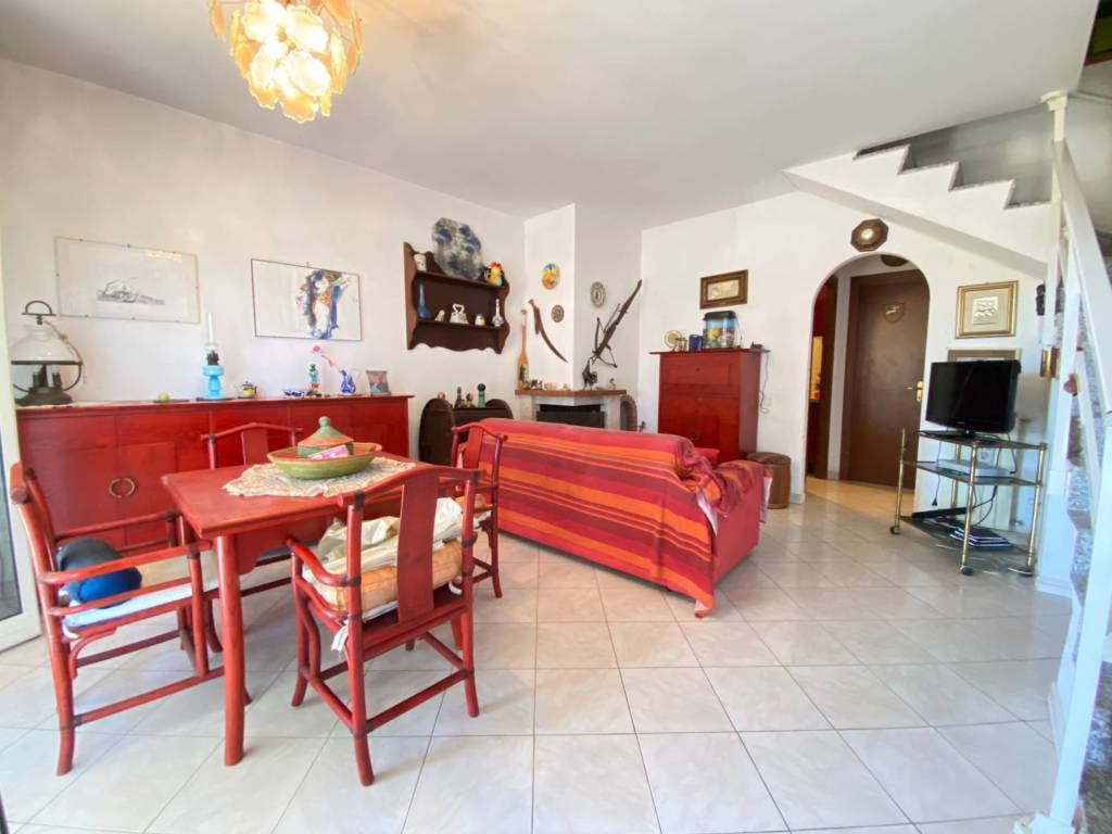 casa indipendente in vendita ad Anzio in zona Mare