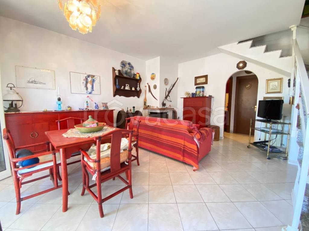 casa indipendente in vendita ad Anzio in zona Mare