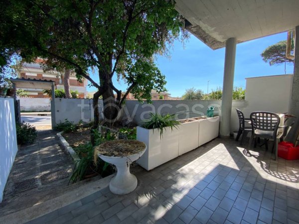 casa indipendente in vendita ad Anzio in zona Mare