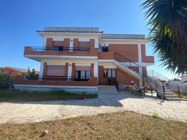 casa indipendente in vendita ad Anzio in zona Anzio Colonia