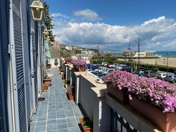 appartamento in vendita ad Anzio in zona Mare