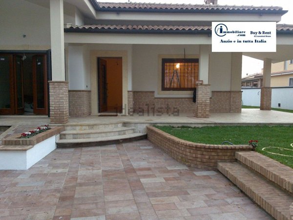 casa indipendente in vendita ad Anzio