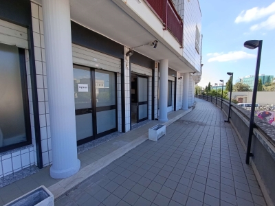 negozio in vendita ad Anzio