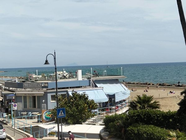 appartamento in vendita ad Anzio in zona Mare