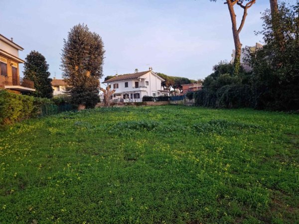 negozio in vendita ad Anzio in zona Mare