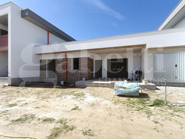 casa indipendente in vendita ad Anzio