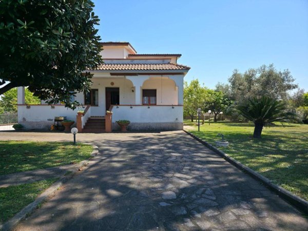 casa indipendente in vendita ad Anzio in zona Villa Claudia