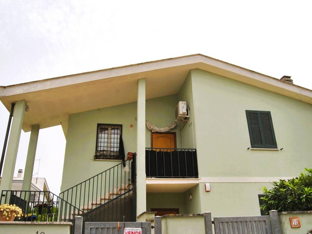 casa indipendente in vendita ad Anzio in zona Mare