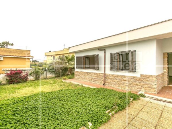 casa indipendente in vendita ad Anzio in zona Villa Claudia