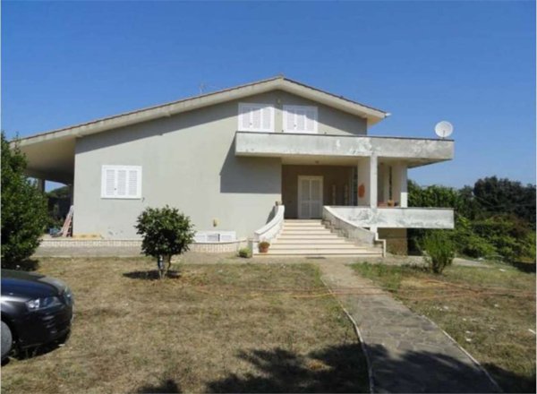 casa indipendente in vendita ad Anzio in zona Mare