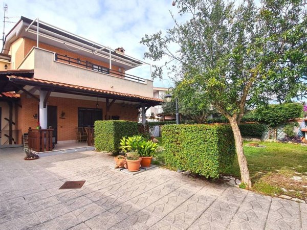 casa indipendente in vendita ad Anzio in zona Lido dei Pini