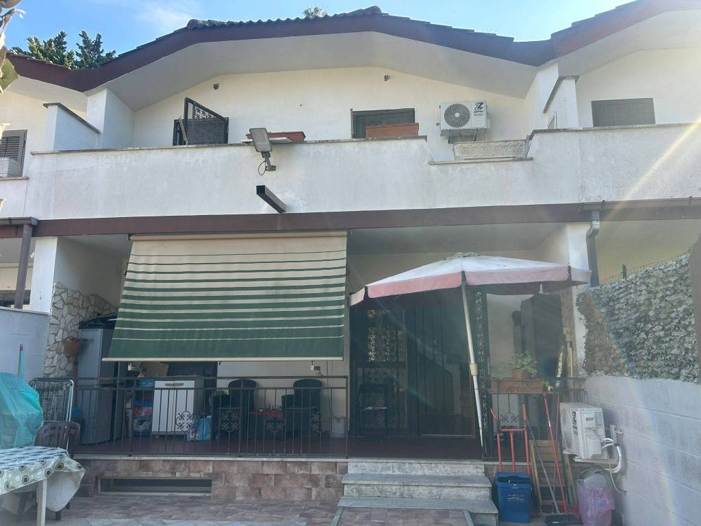 casa indipendente in vendita ad Anzio in zona Mare