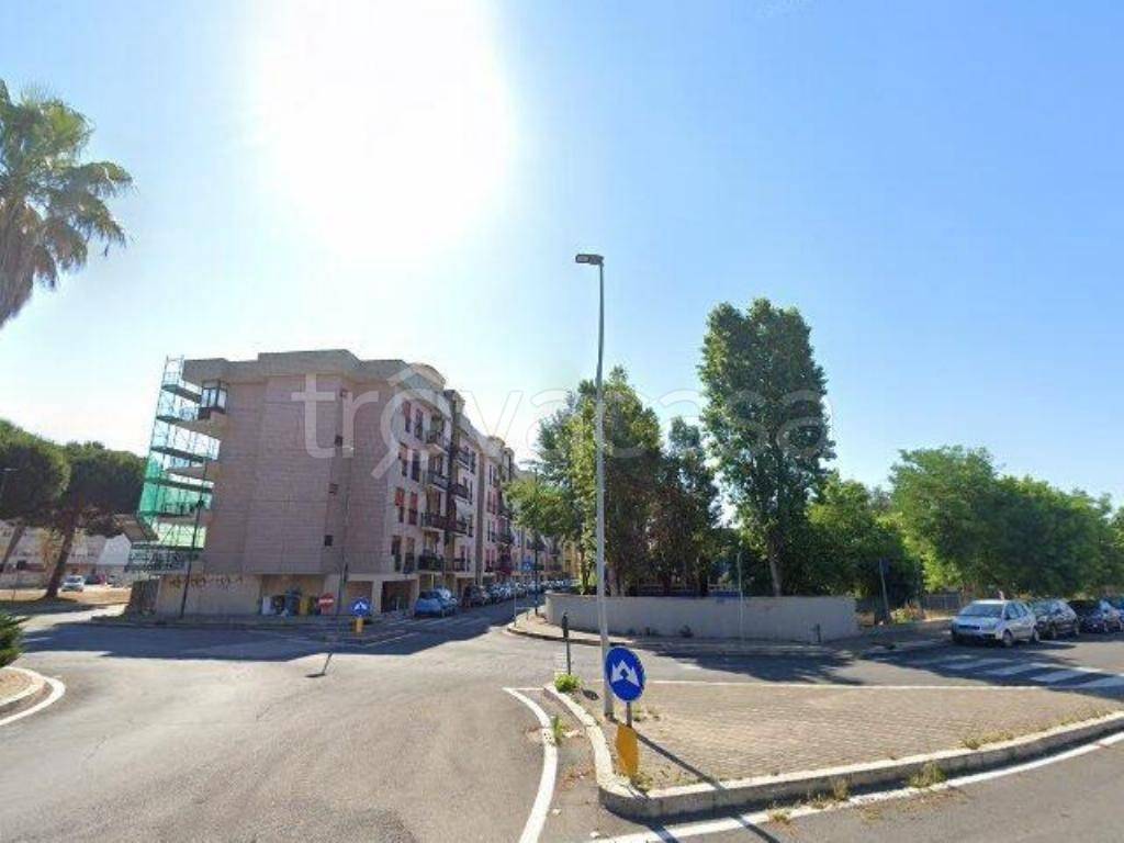 locale commerciale in vendita ad Anzio