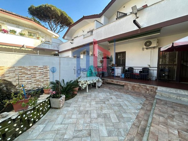 casa indipendente in vendita ad Anzio in zona Mare