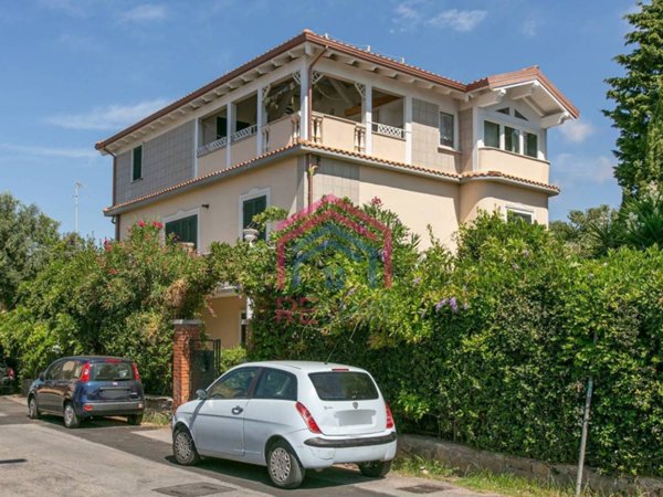 casa indipendente in vendita ad Anzio in zona Marechiaro