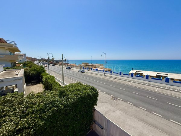 casa indipendente in vendita ad Anzio in zona Mare