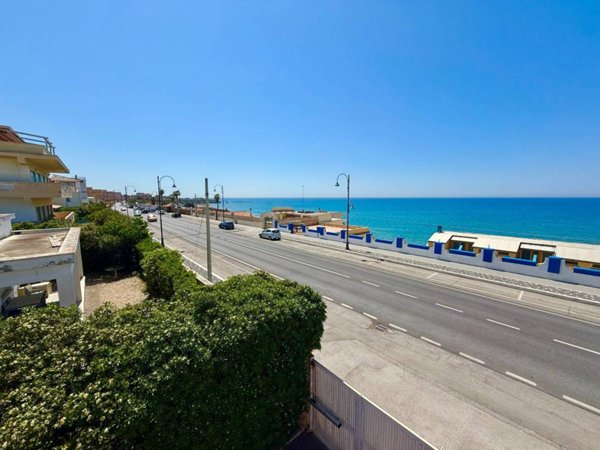 casa indipendente in vendita ad Anzio in zona Mare