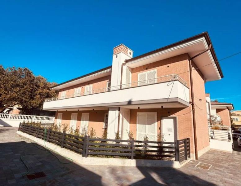 appartamento in vendita ad Anzio in zona Mare