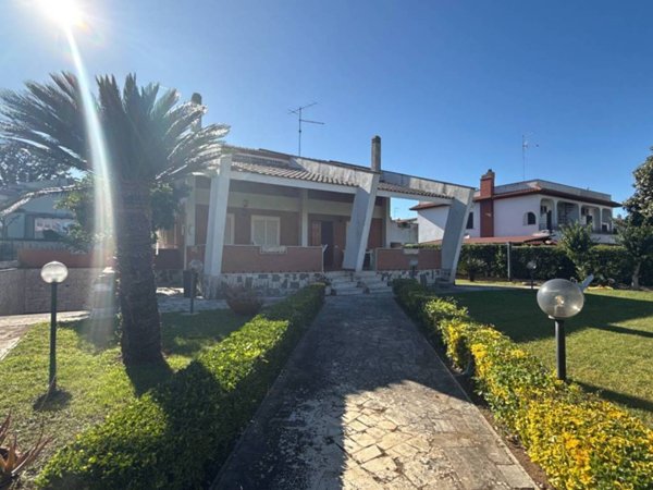 casa indipendente in vendita ad Anzio in zona Mare