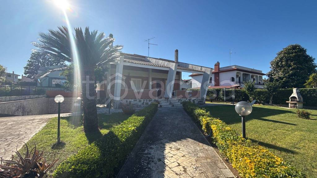 casa indipendente in vendita ad Anzio