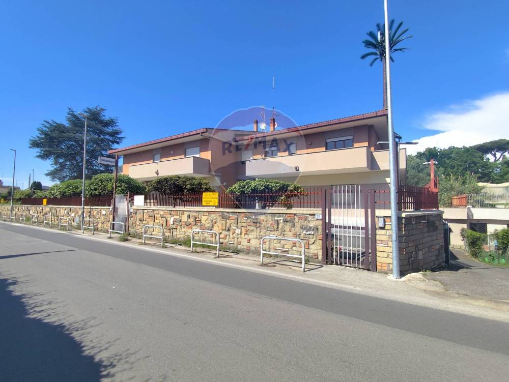 appartamento in vendita ad Anzio in zona Mare