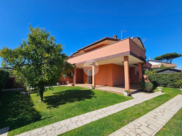 casa indipendente in vendita ad Anzio in zona Lido dei Pini