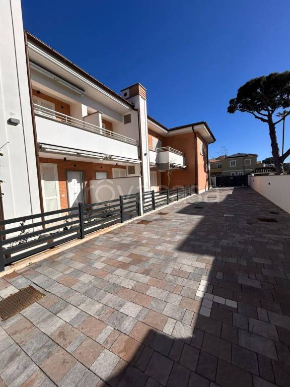 appartamento in vendita ad Anzio in zona Mare