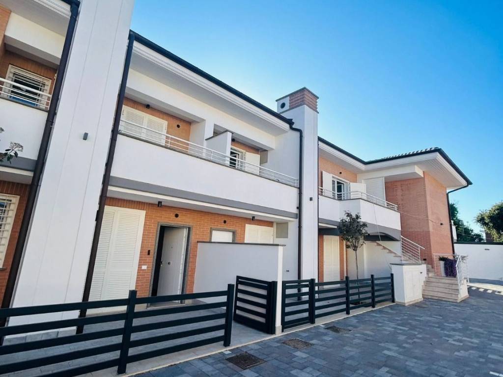 appartamento in vendita ad Anzio in zona Mare