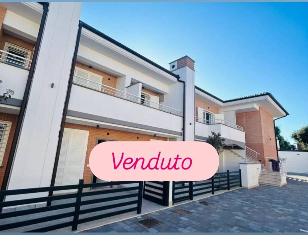 appartamento in vendita ad Anzio in zona Mare