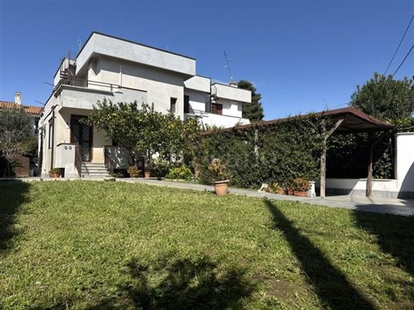 casa indipendente in vendita ad Anzio in zona Villa Claudia