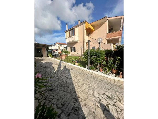 casa semindipendente in vendita ad Anzio