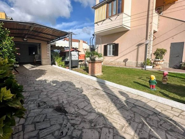casa semindipendente in vendita ad Anzio