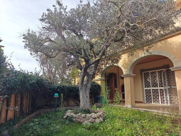 casa indipendente in vendita ad Anzio in zona Mare