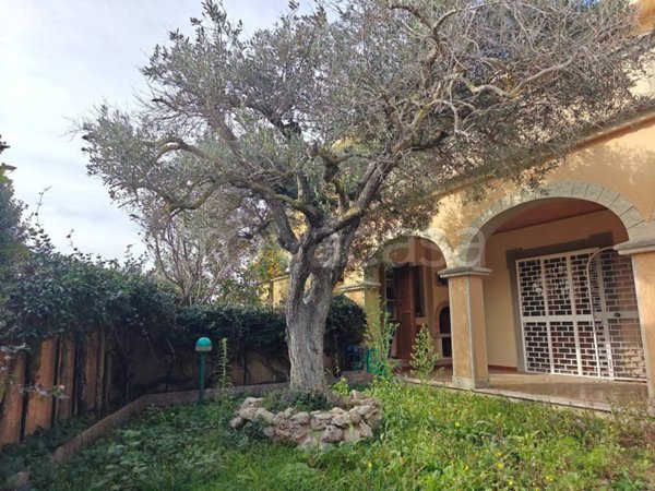 casa indipendente in vendita ad Anzio in zona Mare