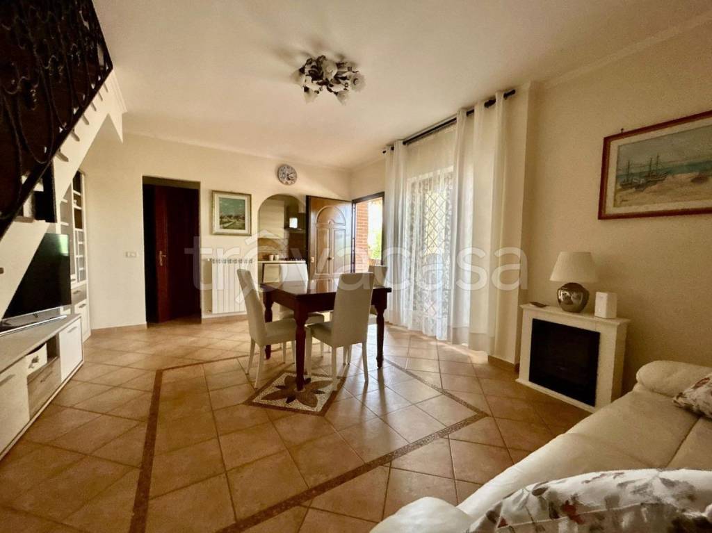 casa indipendente in vendita ad Anzio in zona Mare