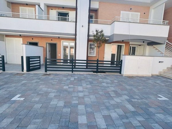 appartamento in vendita ad Anzio in zona Mare