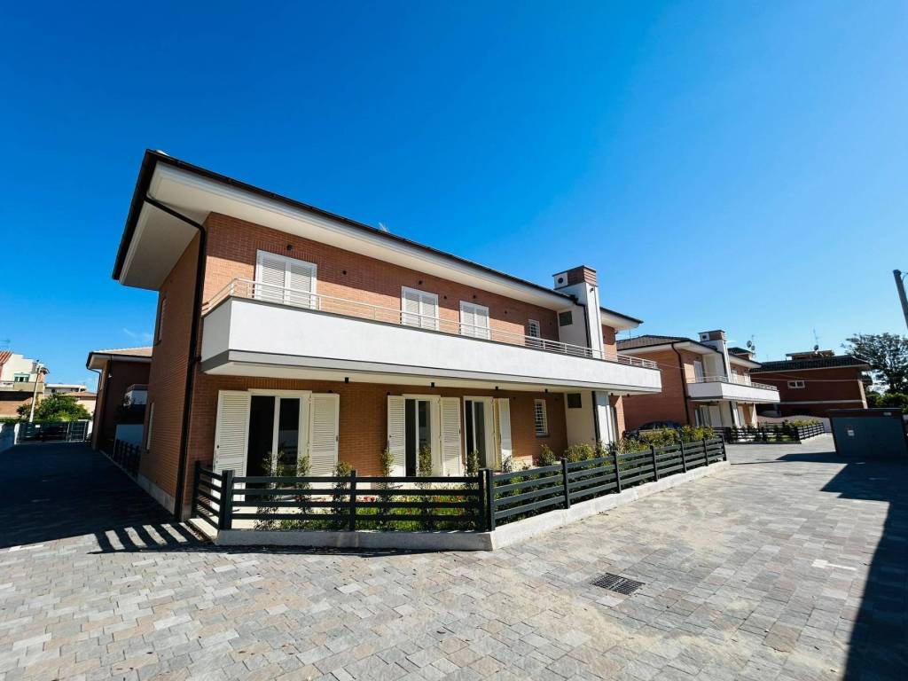 appartamento in vendita ad Anzio in zona Mare
