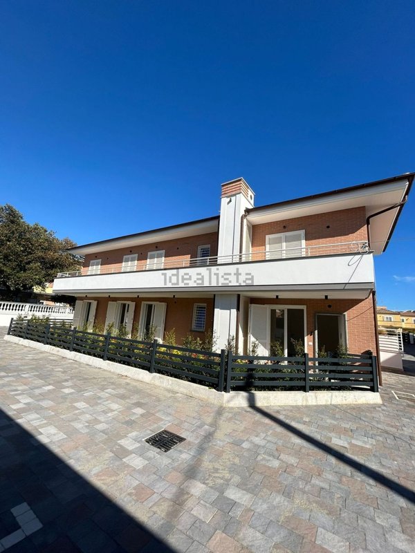 appartamento in vendita ad Anzio in zona Mare