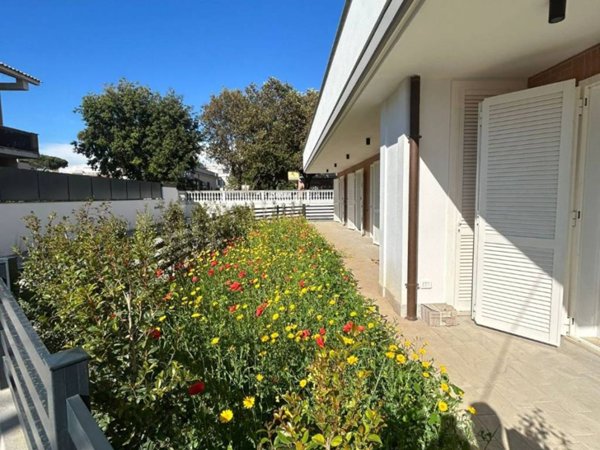 appartamento in vendita ad Anzio in zona Mare