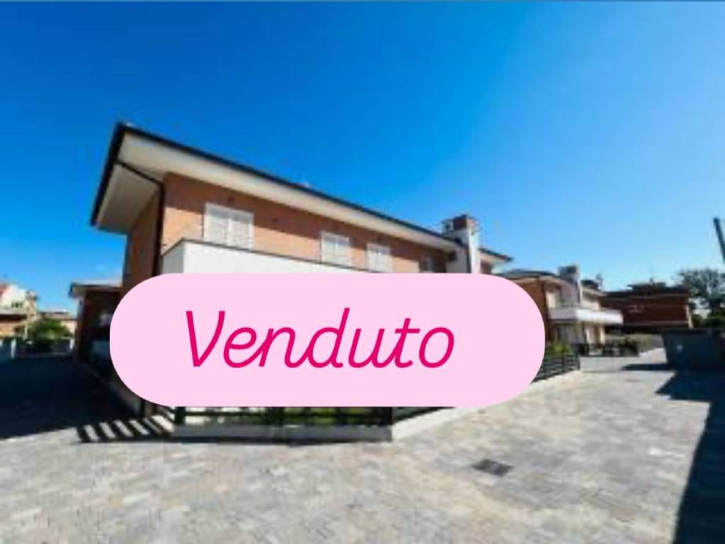 appartamento in vendita ad Anzio in zona Mare