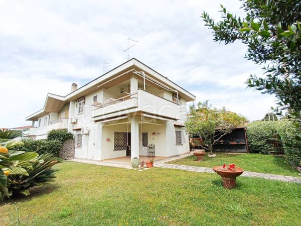 casa indipendente in vendita ad Anzio in zona Villa Claudia