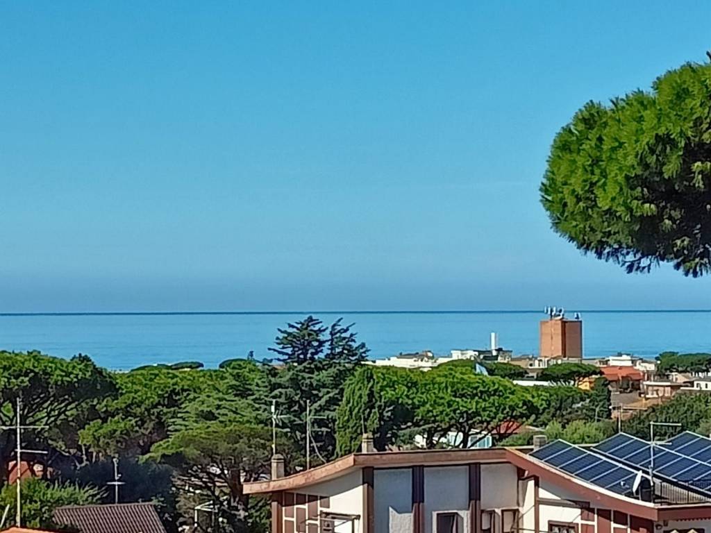 casa indipendente in vendita ad Anzio in zona Mare