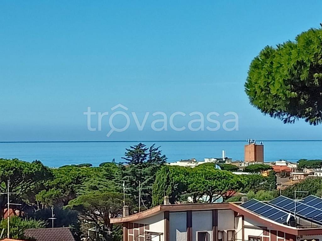casa indipendente in vendita ad Anzio in zona Mare