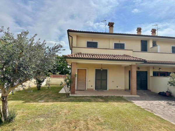 casa indipendente in vendita ad Anzio in zona Stazione