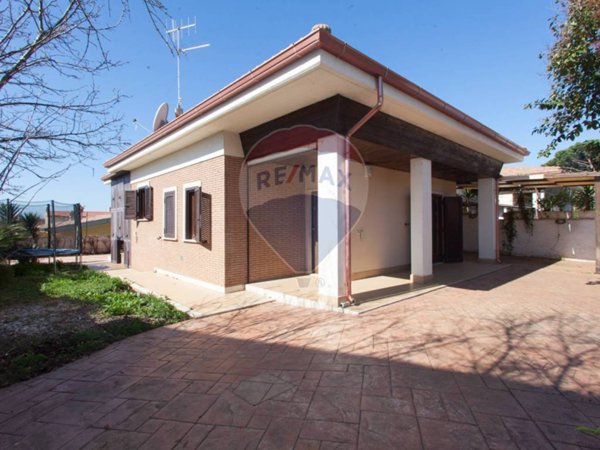 casa indipendente in vendita ad Anzio in zona Marechiaro