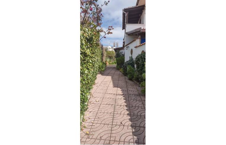 casa indipendente in vendita ad Anzio in zona Anzio Colonia