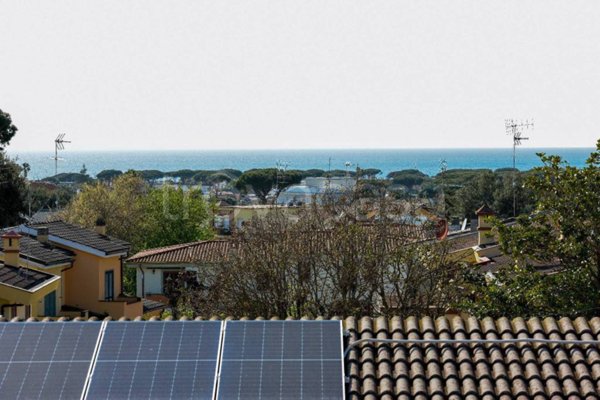 appartamento in vendita ad Anzio in zona Mare